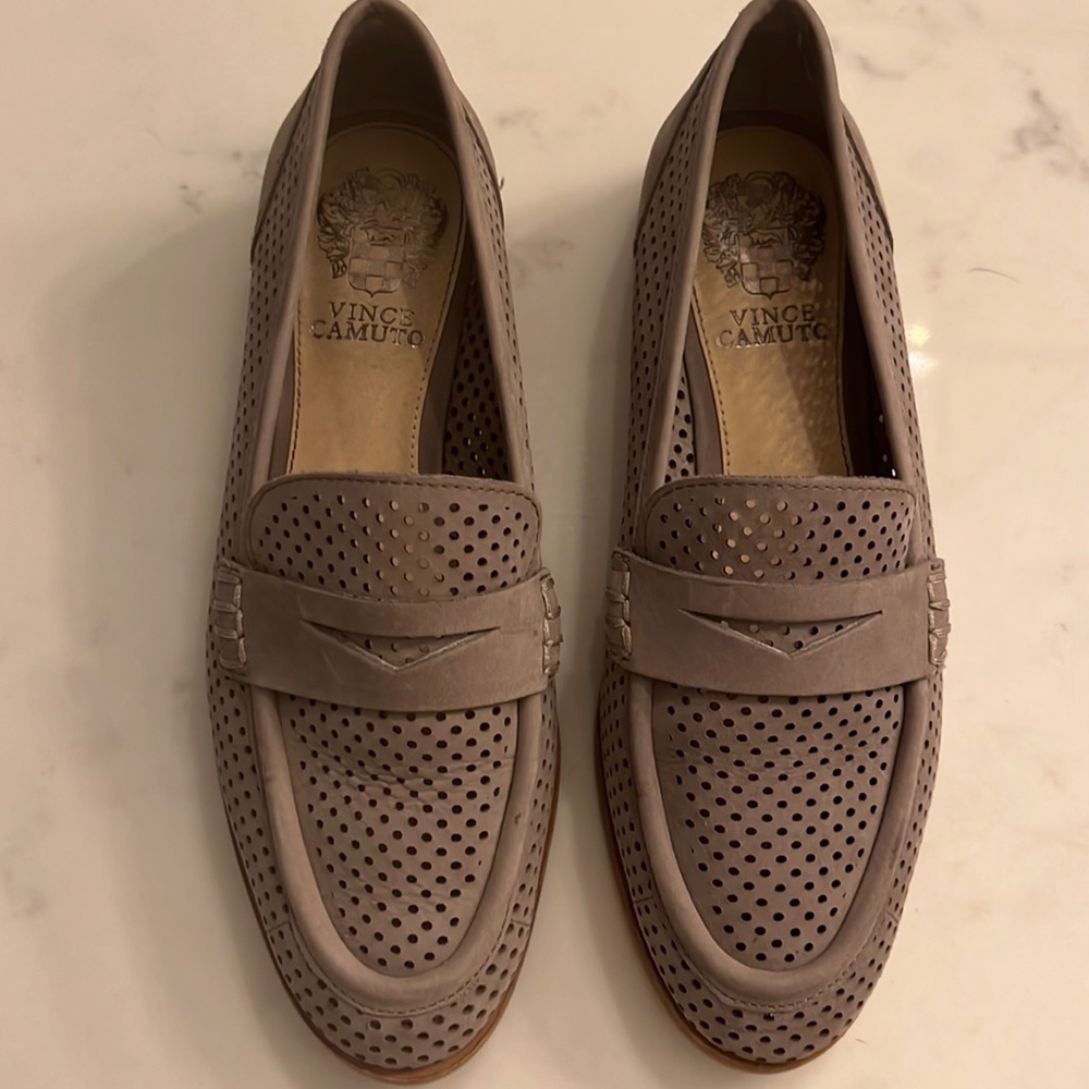 Like new, taupe loafers